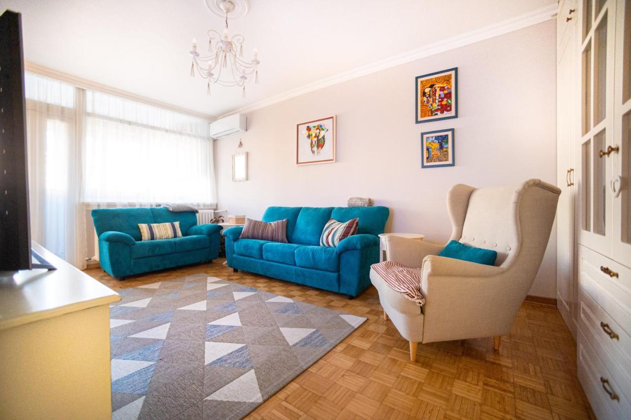 Sava Centar 1-Bedroom Apartments In The Heart Of New Белград Екстер'єр фото